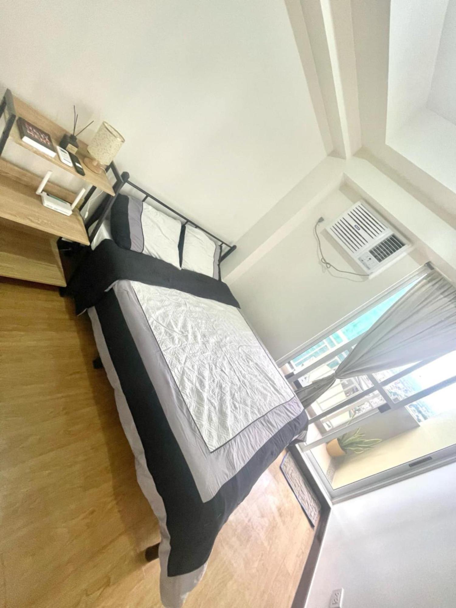 Infina Towers Aparthotel Кесон Сити Екстериор снимка